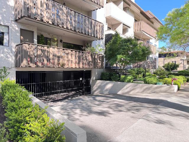 101 2nd Street, Los Altos CA: https://media.crmls.org/mediaz/20ca7b00-03bf-48a9-9137-6dac267e49d7.jpg
