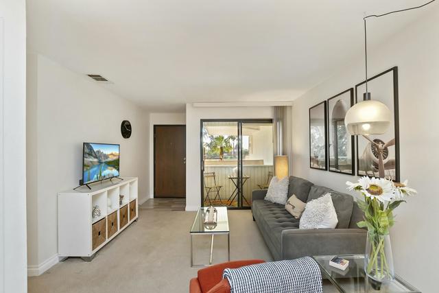 2810 Arcadia 207 - Living Room 1