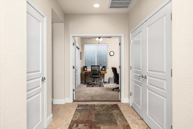 2532 Laurel Ridge Court, Oakdale CA: https://media.crmls.org/mediaz/20cb742a-4edb-4f33-b255-5e4cc47dcc08.jpg