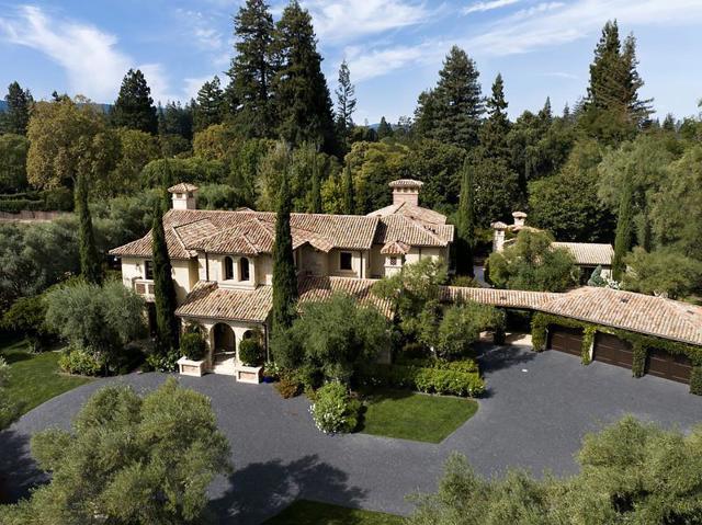 35 Barry Lane, Atherton CA: https://media.crmls.org/mediaz/20cbadd4-0401-43aa-b1ce-b24f23c01bd7.jpg