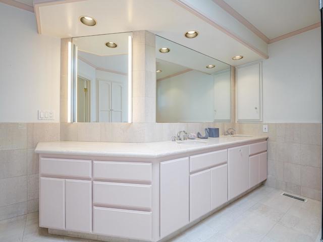 739 Quartz Street, Redwood City CA: https://media.crmls.org/mediaz/20ccb3de-c1e1-4df2-87a1-47de9baf0b43.jpg