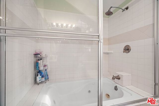 4224 Madison Avenue, Culver City CA: https://media.crmls.org/mediaz/20cdd820-4a6c-44a5-bf0c-511f253ad99a.jpg