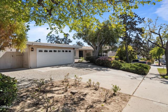 262 Crestwood Avenue, Ventura CA: https://media.crmls.org/mediaz/20ce0849-b88f-478e-aa87-90603fc6406f.jpg