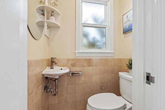 351 Jeter Street, Redwood City CA: https://media.crmls.org/mediaz/20ce0bcf-d713-47aa-9cc0-928e6a300177.jpg