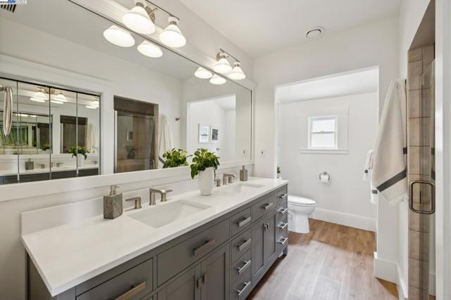 6040 LAWTON AVENUE, Oakland CA: https://media.crmls.org/mediaz/20ce3fe8-2c0a-404c-9fde-40662c55daea.jpg