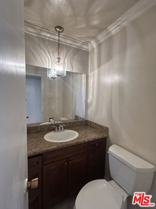 5142 Zelzah Avenue, Encino CA: https://media.crmls.org/mediaz/20ceac0f-3942-47be-b864-8acb5d2ad717.jpg