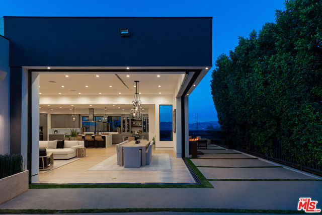 16366 Sloan Drive, Los Angeles CA: https://media.crmls.org/mediaz/20cec4ec-335c-45bc-81fc-8a6f1edb8ef1.jpg