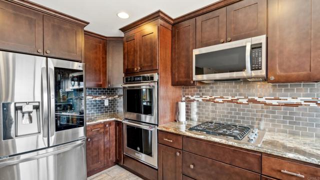 736 San Mario Drive, Solana Beach CA: https://media.crmls.org/mediaz/20cf3350-cf36-46c2-b6ce-63f92b997b24.jpg