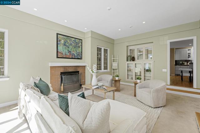 Image 3 of 29 For 6119 Pinewood Rd