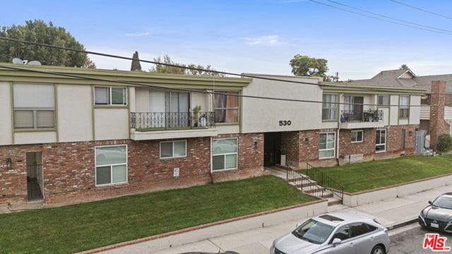 530 Evergreen Street, Inglewood CA: https://media.crmls.org/mediaz/20d1115a-d597-46ea-b7b7-4e38b8744914.jpg