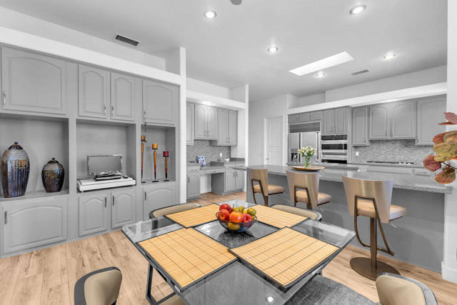 29 El Roble Court, Rancho Mirage CA: https://media.crmls.org/mediaz/20d18d59-8404-4e6b-8fc3-bebbfe9dc866.jpg