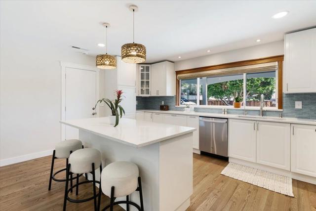 806 Clubhouse Drive, Aptos CA: https://media.crmls.org/mediaz/20d1b67a-3d44-4b4b-9580-e2d98f3d774c.jpg