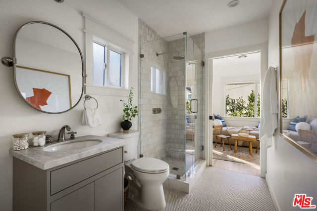 1411 Armadale Avenue, Los Angeles CA: https://media.crmls.org/mediaz/20d26c01-ff1c-4e2a-ac81-9a515b8cdcc9.jpg