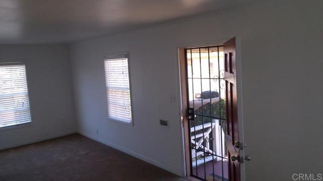 10407 Pontiac Street, Oakland CA: https://media.crmls.org/mediaz/20d26fe9-e7df-4c90-8d8c-17833902a670.jpg