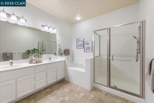 5501 Terra Granada Dr, Walnut Creek CA: https://media.crmls.org/mediaz/20d3a4e5-f824-4533-a8f3-e27b588a5413.jpg