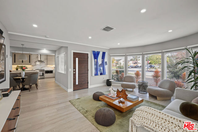 7337 5th Avenue, Los Angeles CA: https://media.crmls.org/mediaz/20d3ca15-b145-45ed-998e-cb003852a22e.jpg