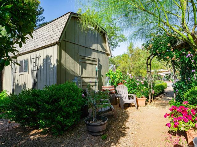 Detail Gallery Image 5 of 29 For 23804 Oak Meadow, Ramona,  CA 92065 - 3 Beds | 2 Baths