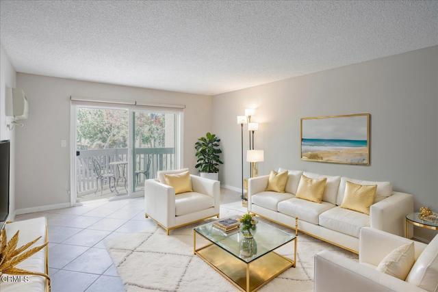 Detail Gallery Image 3 of 33 For 8577 Rugby Dr #108,  West Hollywood,  CA 90069 - 2 Beds | 2 Baths