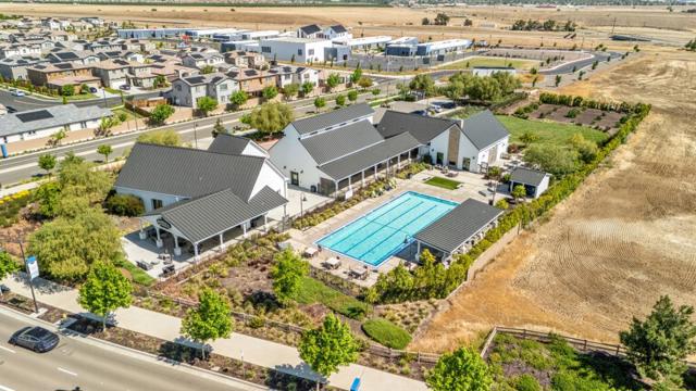 6326 Moser Way, Tracy CA: https://media.crmls.org/mediaz/20d537d1-b89a-454d-b880-2ec21a036715.jpg