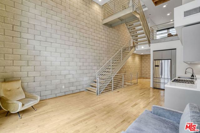 3450 Cahuenga Boulevard, Los Angeles CA: https://media.crmls.org/mediaz/20d553fe-9cb4-4b97-ba0b-b0f8b6813aa8.jpg