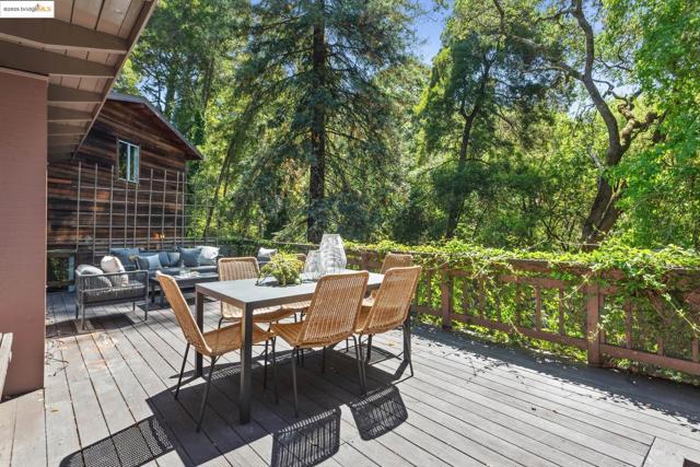 2429 Scout Rd, Oakland CA: https://media.crmls.org/mediaz/20d5e9d9-9455-476f-b59d-31df133f3d69.jpg