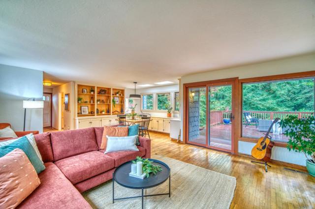 9013 Rhodes Avenue, Aptos CA: https://media.crmls.org/mediaz/20d6abc7-2832-4cd8-9ce2-7f98acac5f4e.jpg