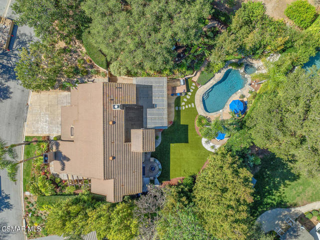 1732 Crooked Trail Place, Westlake Village CA: https://media.crmls.org/mediaz/20d7a8ff-22ed-42ae-9b68-70678ae144d3.jpg