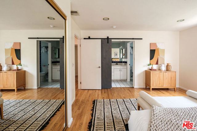 980 Oneonta Drive, Los Angeles CA: https://media.crmls.org/mediaz/20d82e86-db12-408e-9861-f1693a2d7c72.jpg