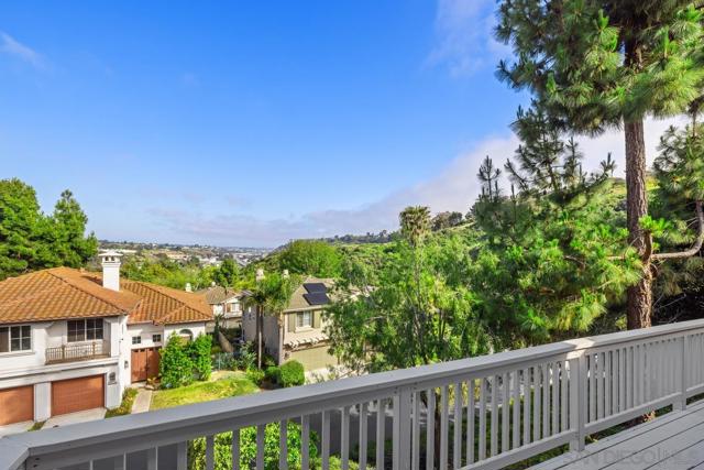 6013 Oakgate Row, La Jolla CA: https://media.crmls.org/mediaz/20d8549a-0237-4df8-b805-126d1ca31d53.jpg