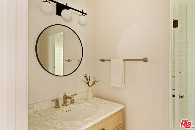 2341 N Hobart Boulevard, Los Angeles CA: https://media.crmls.org/mediaz/20d8573d-fb85-4c56-9363-ba188e7e4ff2.jpg