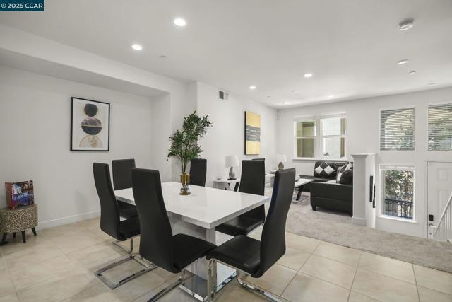 38976 Primula Ter, Newark CA: https://media.crmls.org/mediaz/20d8934a-784a-4238-bd1c-c53ce599078e.jpg