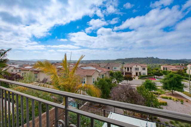 4719 Crespi Ct, Carlsbad CA: https://media.crmls.org/mediaz/20d8b8eb-3868-4e8c-87b4-01c0b7d39f9e.jpg