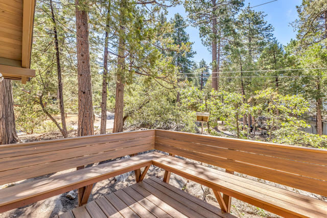 25461 Shadow Oaks, Idyllwild CA: https://media.crmls.org/mediaz/20d91fb4-ea6c-4af2-9efd-1b3d03023416.jpg