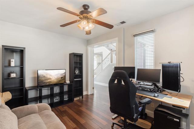 Image 17 of 41 For 45948 Via La Colorada