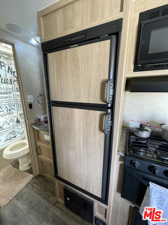8144 Jefferson Street, Mojave CA: https://media.crmls.org/mediaz/20dad267-b214-4538-bc70-597c67dfcc21.jpg