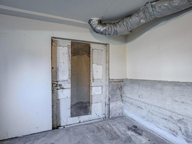 35 Sycamore Street, Watsonville CA: https://media.crmls.org/mediaz/20dba608-f637-40af-91a4-c8c2fd5c96f6.jpg