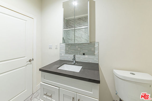 801 N Alexandria Avenue, Los Angeles CA: https://media.crmls.org/mediaz/20dd112b-64ab-4c30-8b88-f9cf5aa4308a.jpg