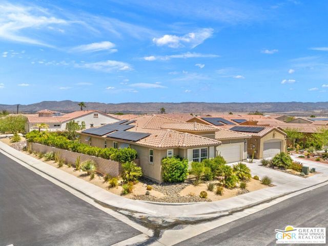 1850 Savanna Way, Palm Springs CA: https://media.crmls.org/mediaz/20dd9e13-c9eb-4072-873c-581815355c4f.jpg