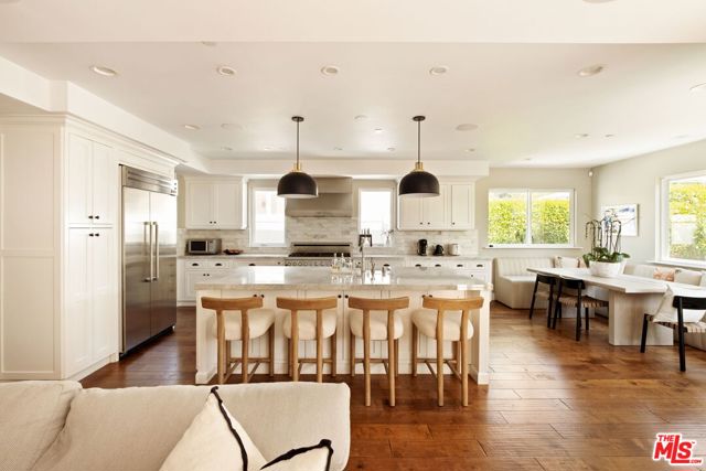 2468 Wellesley Avenue, Los Angeles CA: https://media.crmls.org/mediaz/20ddfdfd-91c7-4d89-a78b-43e2160aac40.jpg