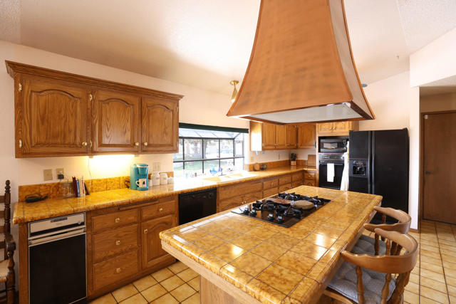 108 Palomino Drive, Big Bear CA: https://media.crmls.org/mediaz/20de2dad-9912-477d-9048-9bb6f6614c25.jpg