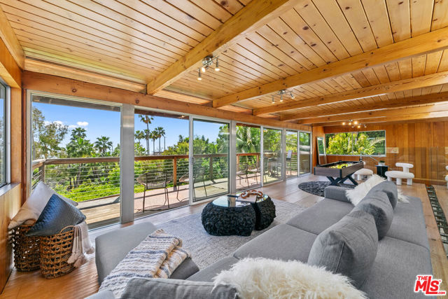 1470 N Tigertail Road, Los Angeles CA: https://media.crmls.org/mediaz/20df1cdd-76f8-4f7e-91c0-e238de6be97d.jpg