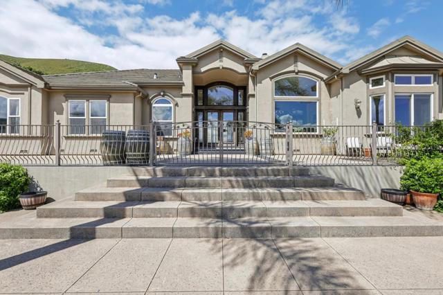 2995 Day Road, Gilroy CA: https://media.crmls.org/mediaz/20df4b34-58c4-4fea-a044-68eaffcf7a86.jpg
