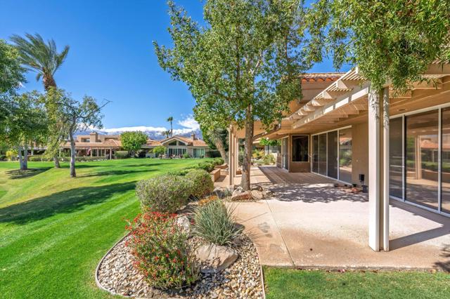 57 Pine Valley Drive, Rancho Mirage CA: https://media.crmls.org/mediaz/20df61cb-8802-4165-a2ed-c31a6bebbc1b.jpg