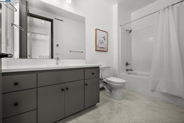 5483 Melissa Ln, Dublin CA: https://media.crmls.org/mediaz/20e00b72-7191-425d-80db-f2fea0e45178.jpg
