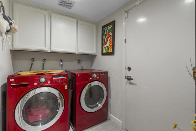 16761 Dry Creek Court, Morgan Hill CA: https://media.crmls.org/mediaz/20e0282c-b0b8-47b5-9adb-af119b20be53.jpg