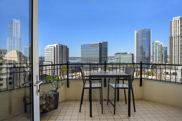 700 Harbor Drive, San Diego, California 92101, 2 Bedrooms Bedrooms, ,2 BathroomsBathrooms,Condominium,For Sale,Harbor Drive,250001369SD