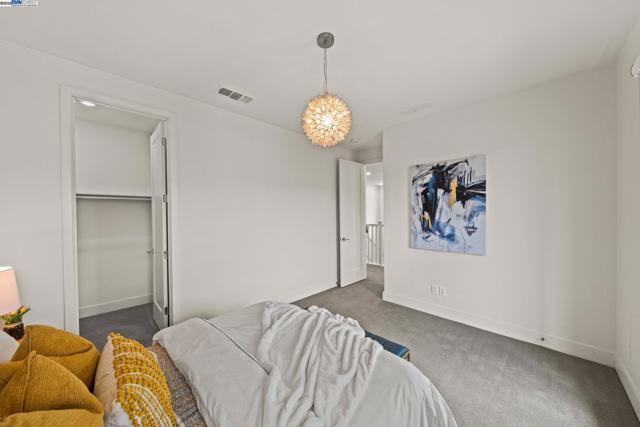 318 Paradiso Ct, San Ramon CA: https://media.crmls.org/mediaz/20e1f60a-757a-47af-b3c4-0baad20b1838.jpg