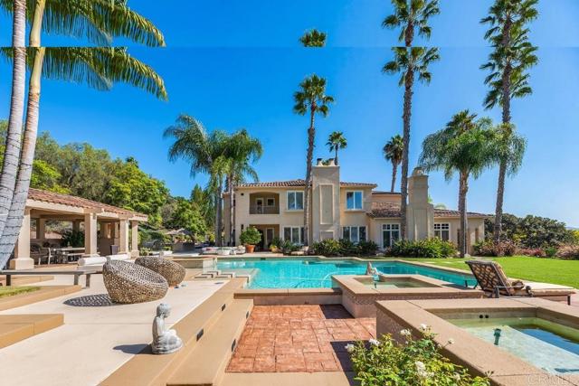 7345 Vista Rancho Ct, Rancho Santa Fe CA: https://media.crmls.org/mediaz/20e2d484-5734-4838-92d1-5a41c92c4a65.jpg
