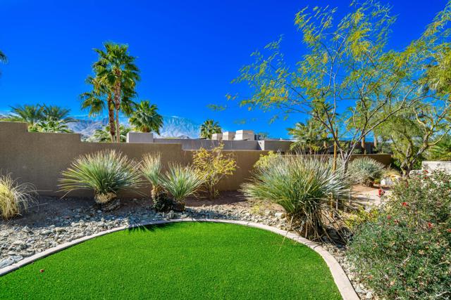45 Mirada Circle, Rancho Mirage CA: https://media.crmls.org/mediaz/20e3331b-90f2-4b23-84f7-0250439259e2.jpg