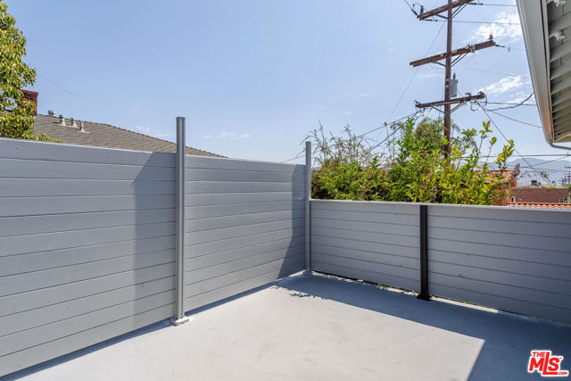 1812 West Glenoaks Boulevard, D photo 13